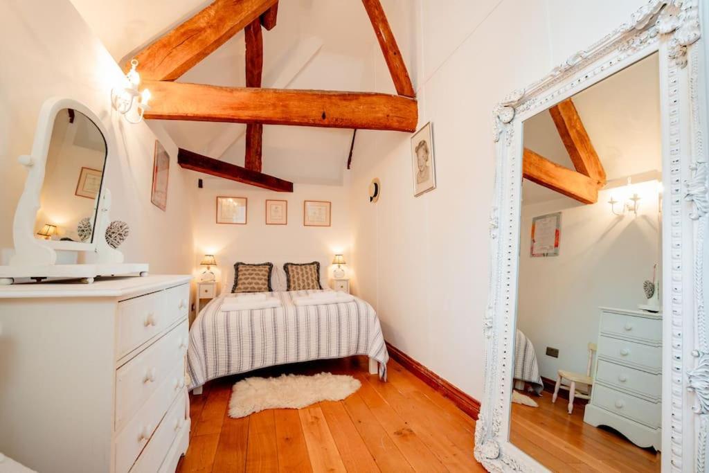 Oak Barn,