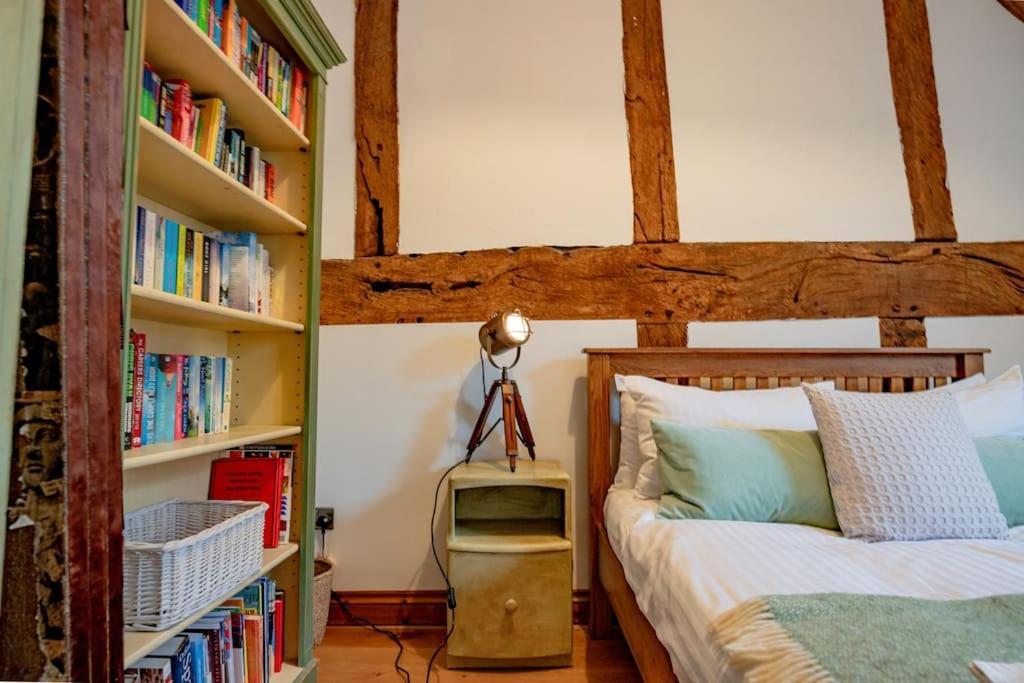 Oak Barn, Holiday home *