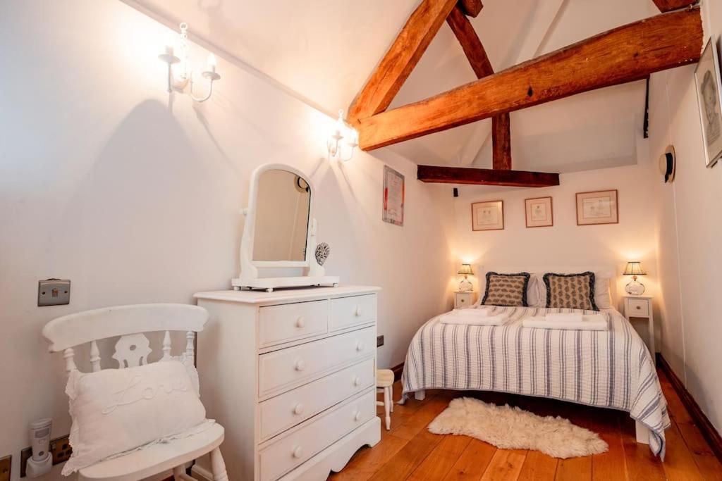 Oak Barn, Holiday home *