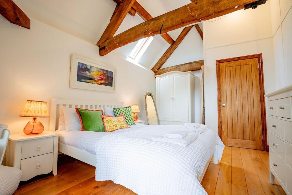 Holiday home Oak Barn, *